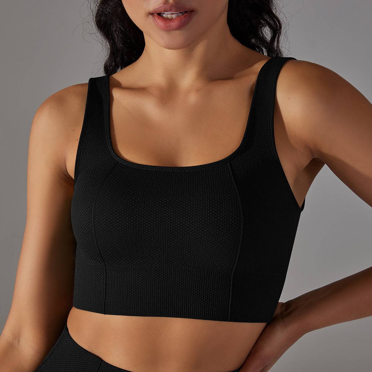 Comfortable sports bra with a U-shaped back