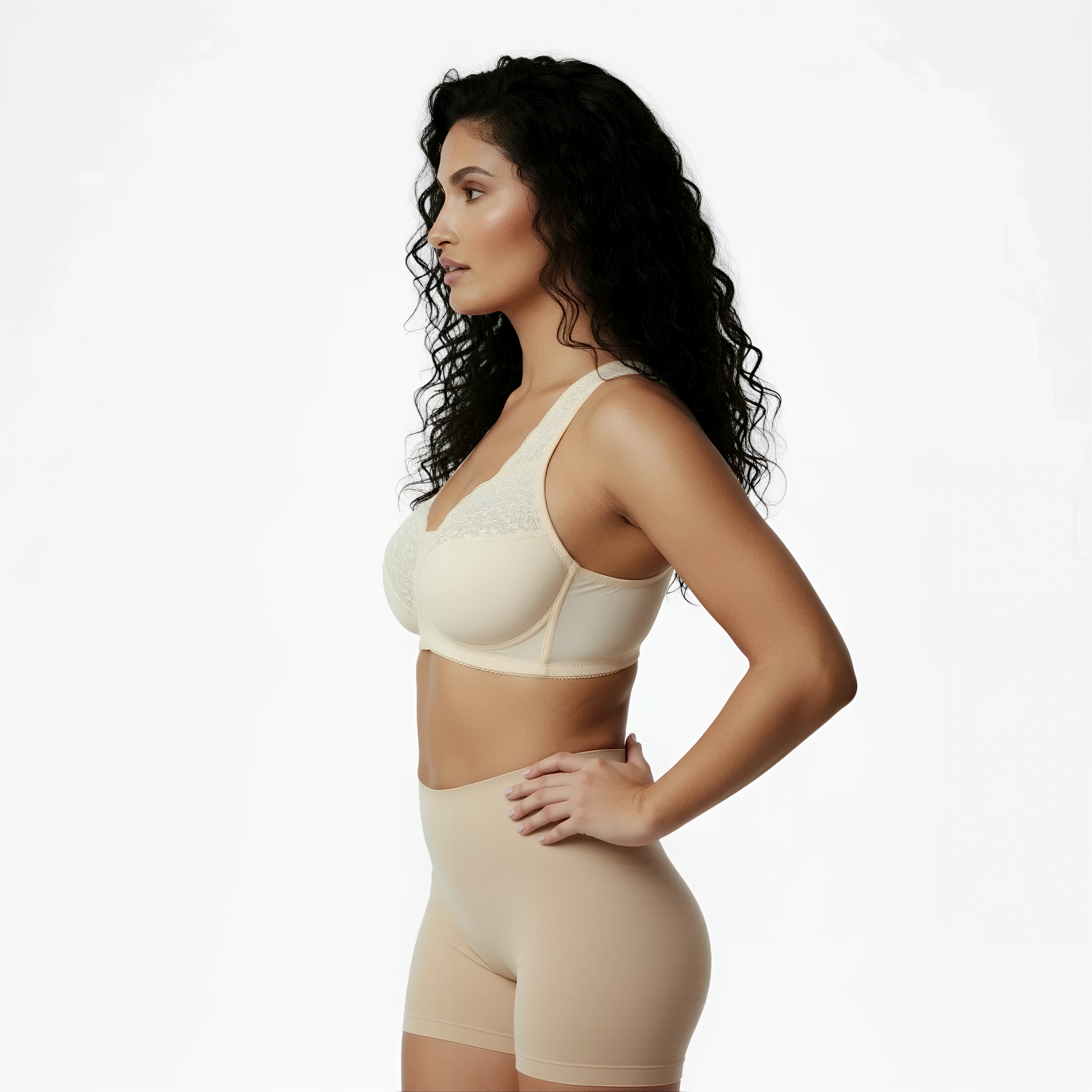 Comfortable shaping bra with front closure